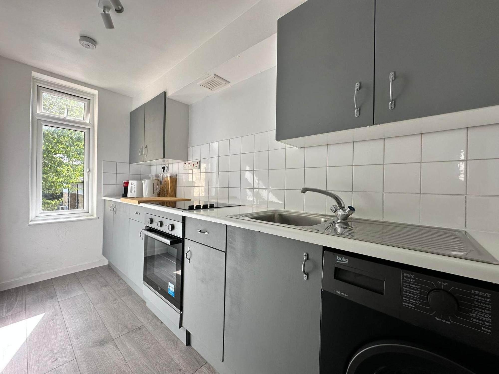 Cosy 2 Bedroom Flat In Manor House Лондон Экстерьер фото